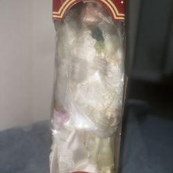 ✨ Vintage Orient Collection Porcelain Doll – Never Opened (Rare Find) ✨