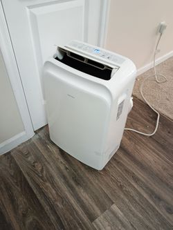 12,000 BTU Portable Air Conditioner, Fan, Dehumidifier Insignia NS-AC08PWH1
(No Hose, Window Bracket & Remote)