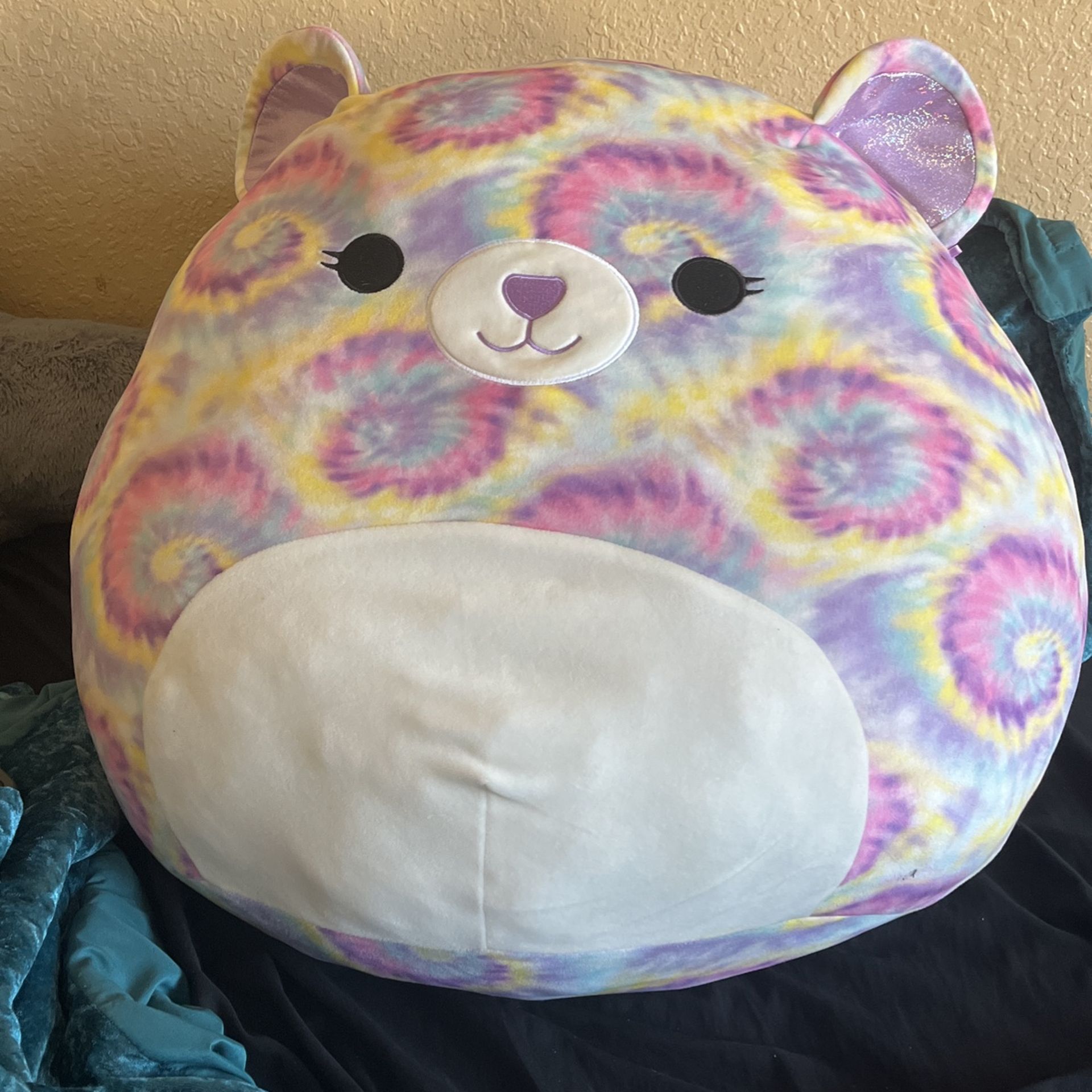 *RARE* Giant Jonessa Squishmallow (GIVE BEST OFFER)