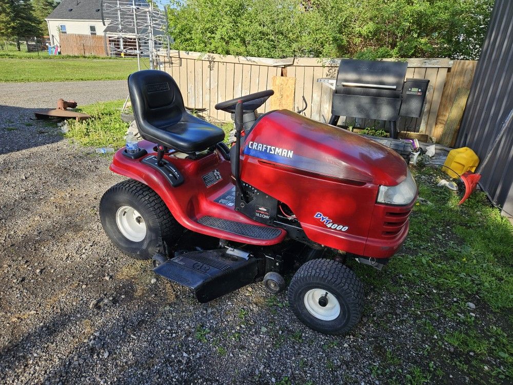 RIDING MOWER