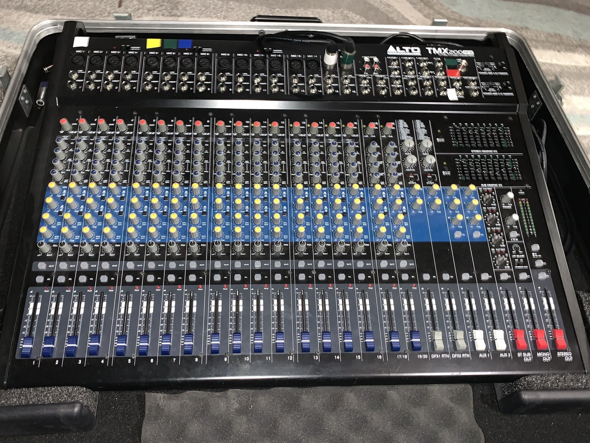 Alto Professional TMX200 DFX 20-Channel Powered Mixer with Effects
