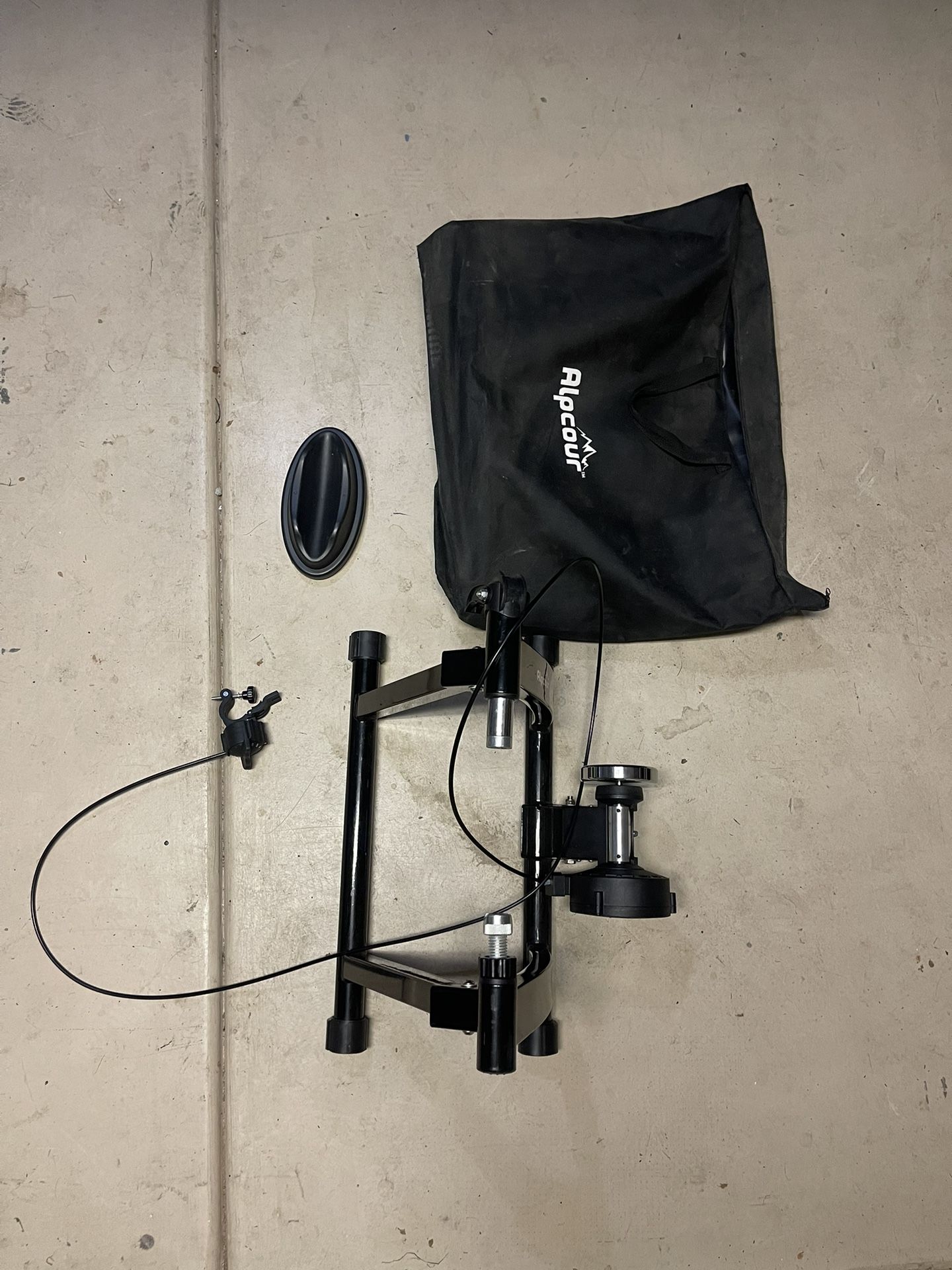 INDOOR BIKE TRAINER