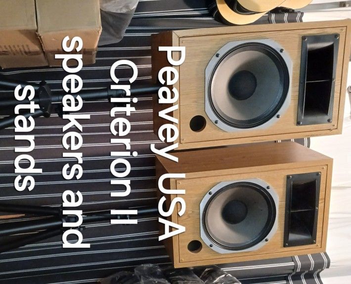 Peavey USA Criterion II Speakers And Case