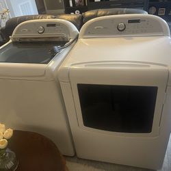 Whirlpool Cabrio Washer And Steam Dryer Laundry Set 