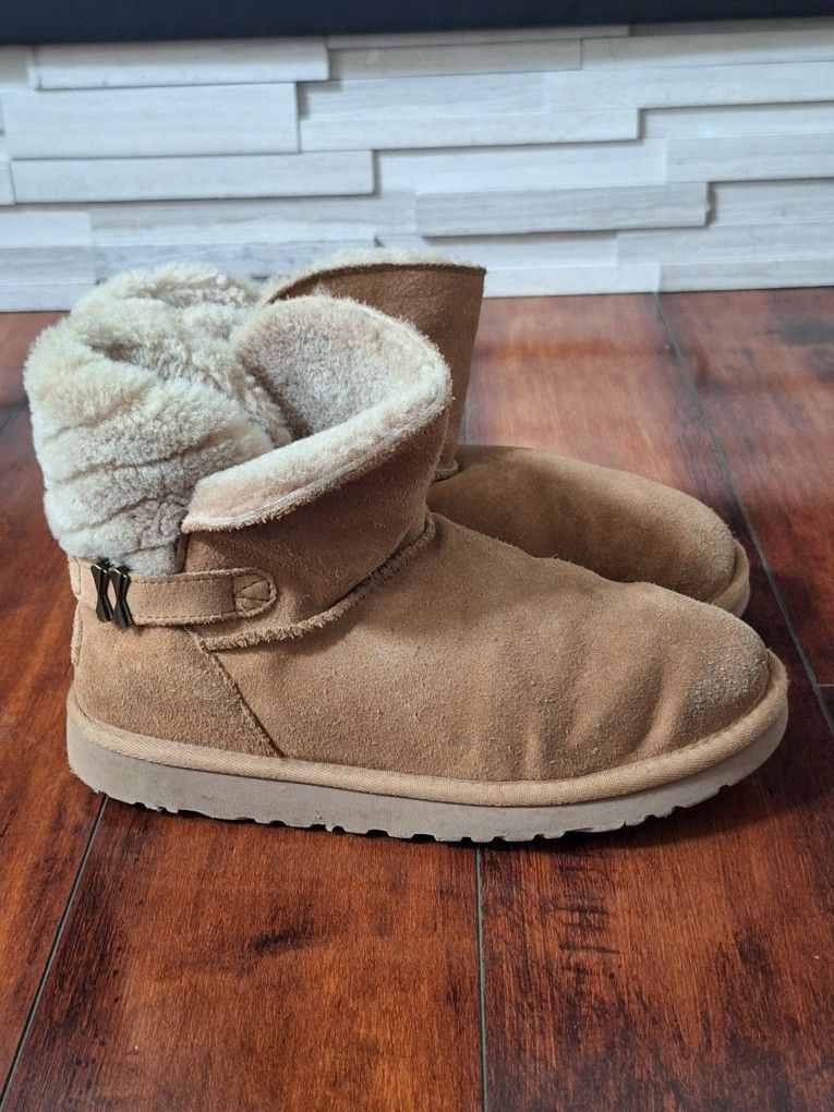 UGG Adria Mini Deco Boot short size 5 1015344Y
