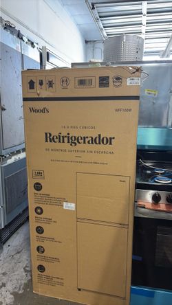 Woods top freezer refrigerator