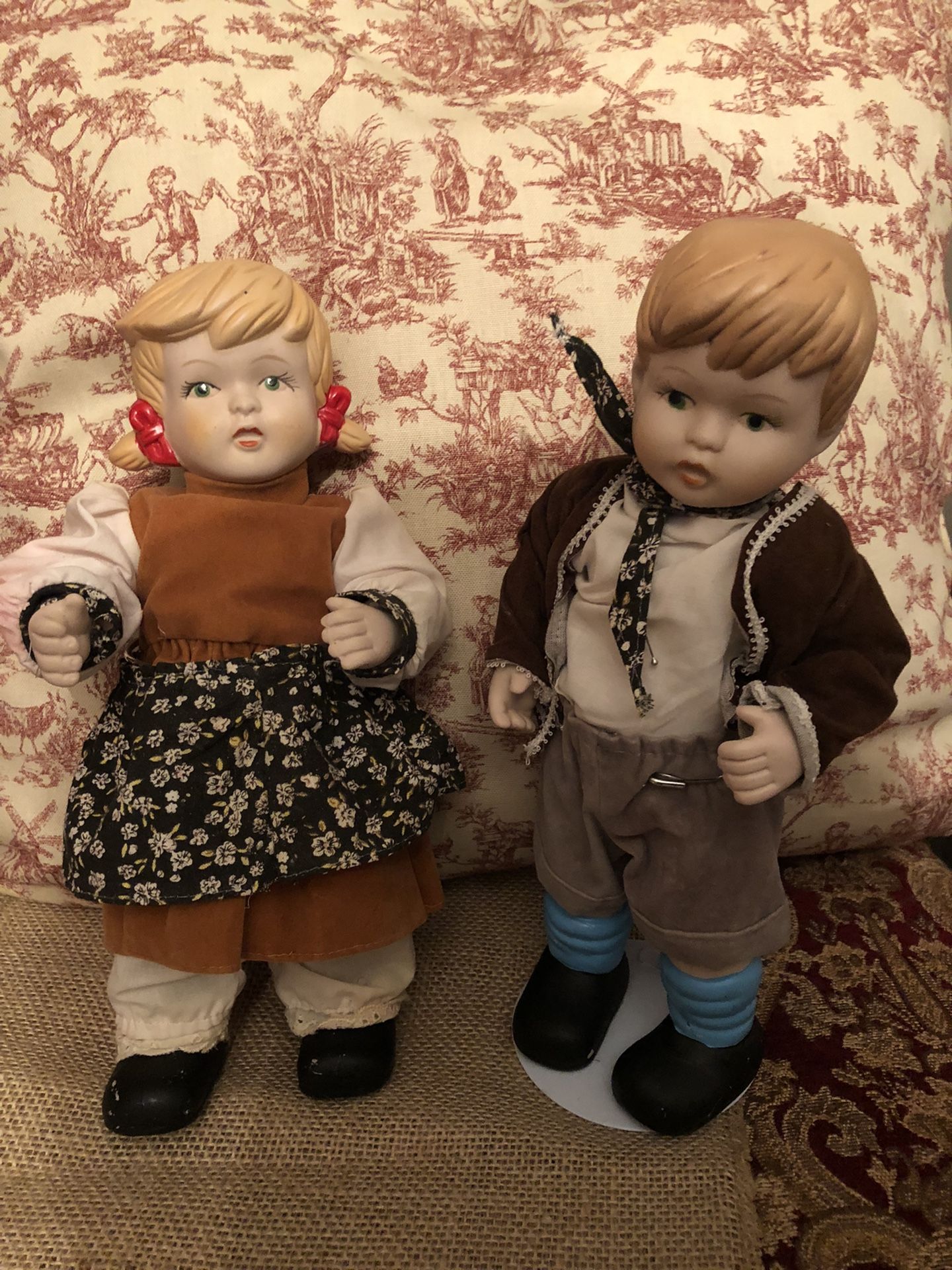 Vintage Outlet Hansel & Gretel . Porcelain / Bisque