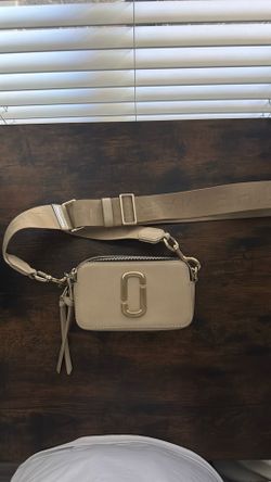 Marc Jacob’s sling shot bag
