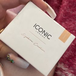 Iconic London Eyebrow Cushion 