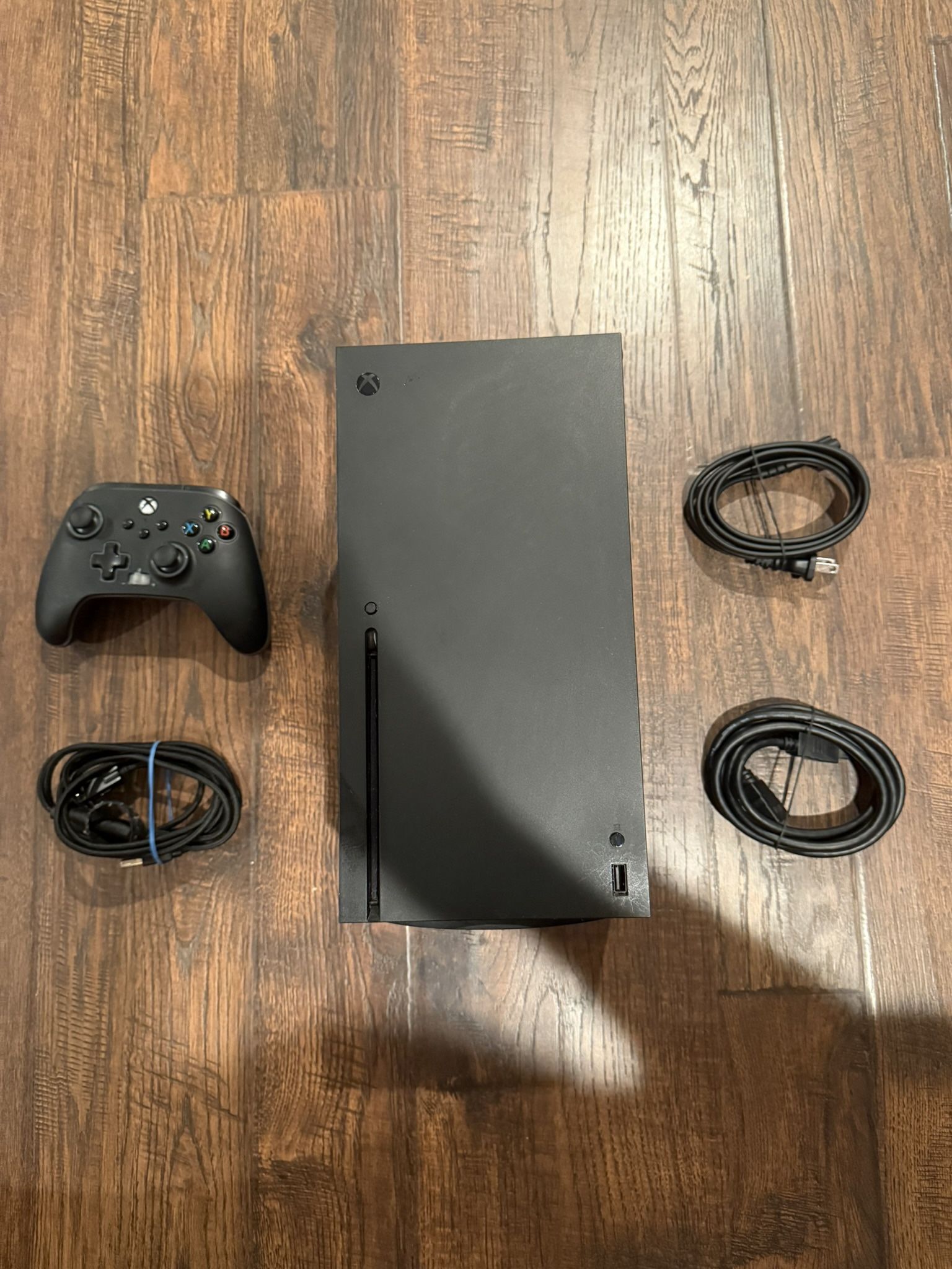 Xbox Series X w/ Controller