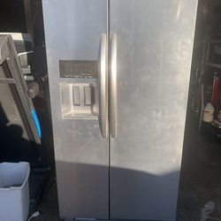 Refrigerator 