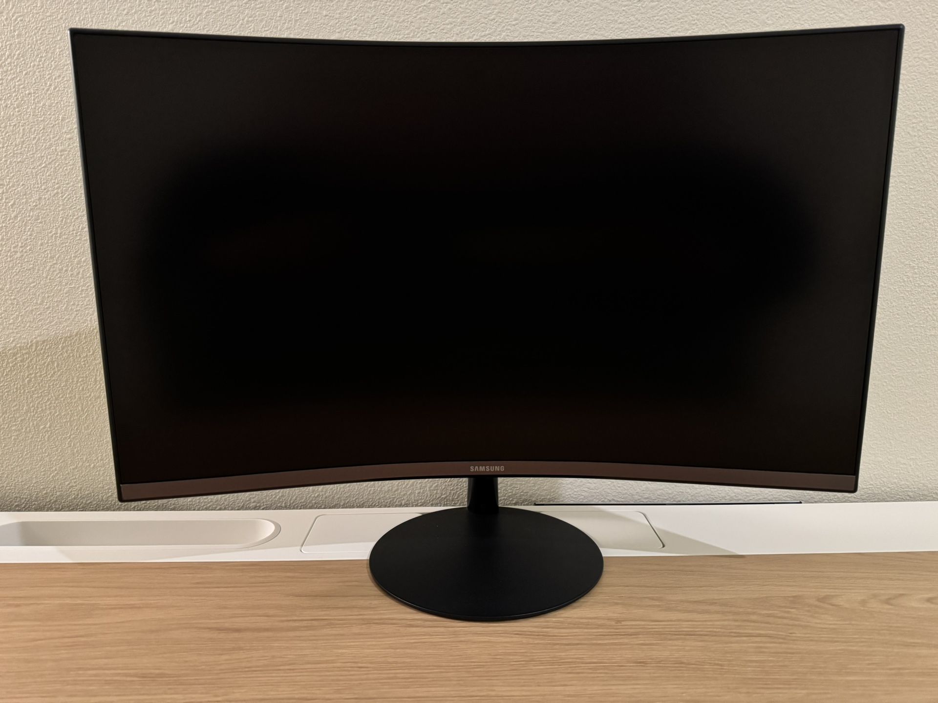 Samsung 27-inch Curved Monitor 