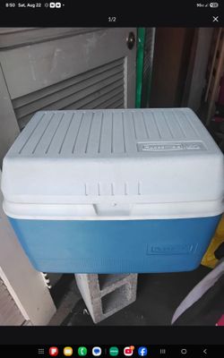 Rubbermaid Cooler