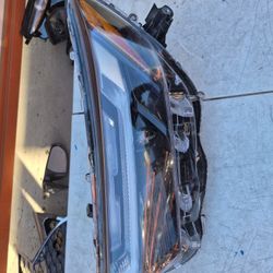Toyota Rav4 Left Headlight Lid Oem