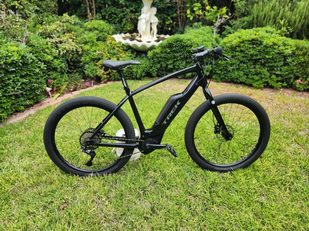 2018 Trek Super Commuter+ 7 Ebike Electric Bike Bosch Mid Drive Motor
