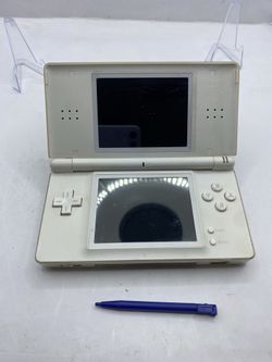 Nintendo DS Lite Handheld Console - Polar White W/ Charger Stylus GBA game boy