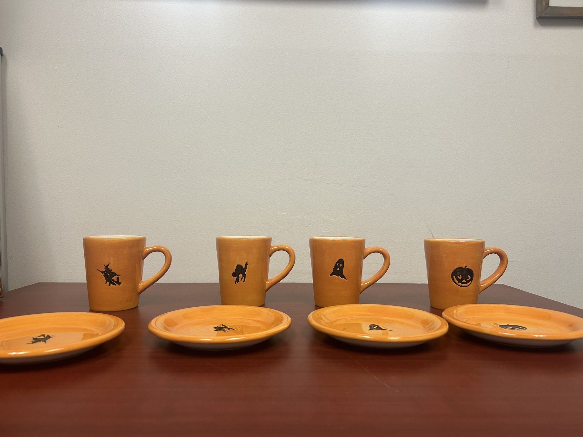 William Sonoma Halloween Mug Set