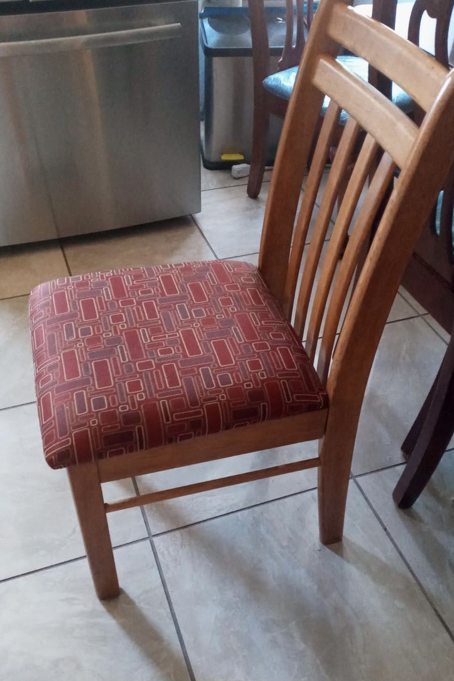 Beautiful Dining Set Table With 5 Chairs .