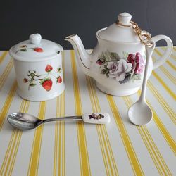 Tia and sugar set
