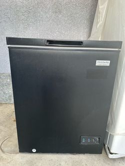 Frigidaire Gallery Chest Freezer Black