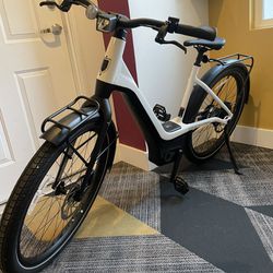 Serial 1 E-bike, Nearly New