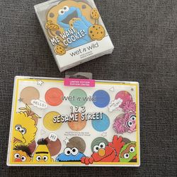 SESAME STREET PALETTE AND HAND MIRROR