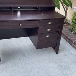 FREE DESK 