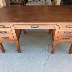 Mid Room Desk