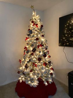 Beautiful Flocked Christmas Tree – Fully Decorated with Lights & Ornaments Included!🎄✨
