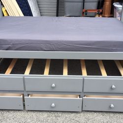 •••••Twin Trundle Bed •••••