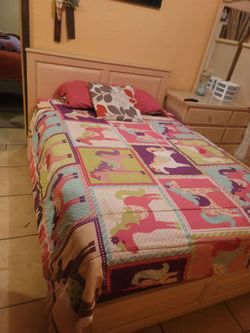 Queen bedroom full set