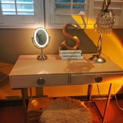 Pink Desk / Vanity witch ever you chose do use it for