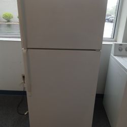Whirlpool refrigerator with warranty 