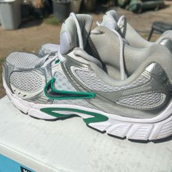 nike running shoes green men