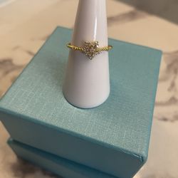 Gold plated Crystal star ring