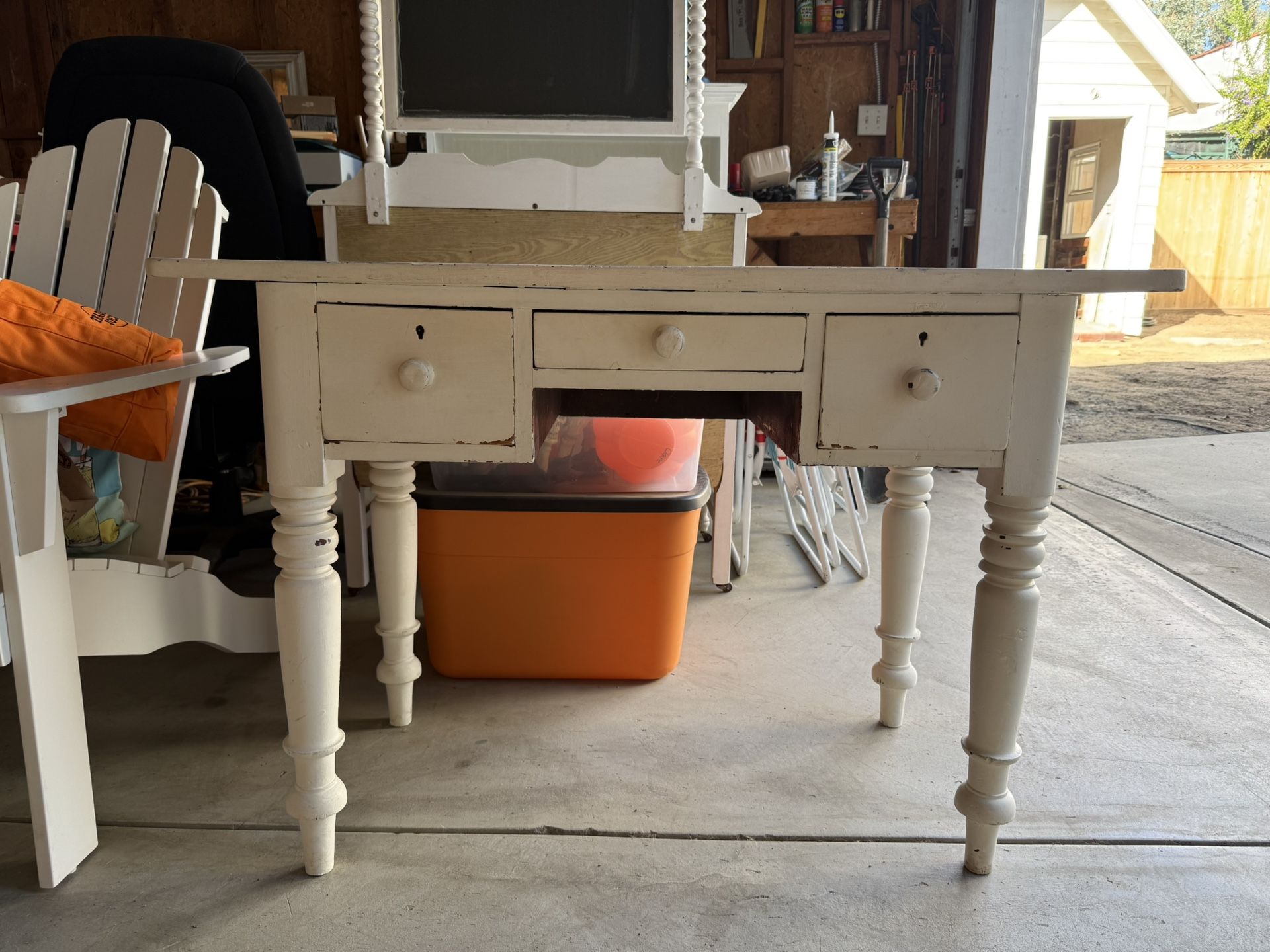 Antique White 3 Drawer Desk