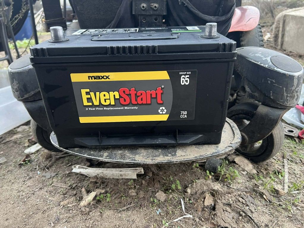 In Good Condition Ever Start Max battery for Trucks In Other Cars to Group 65 100% Charge $5 Off With The Old Battery
