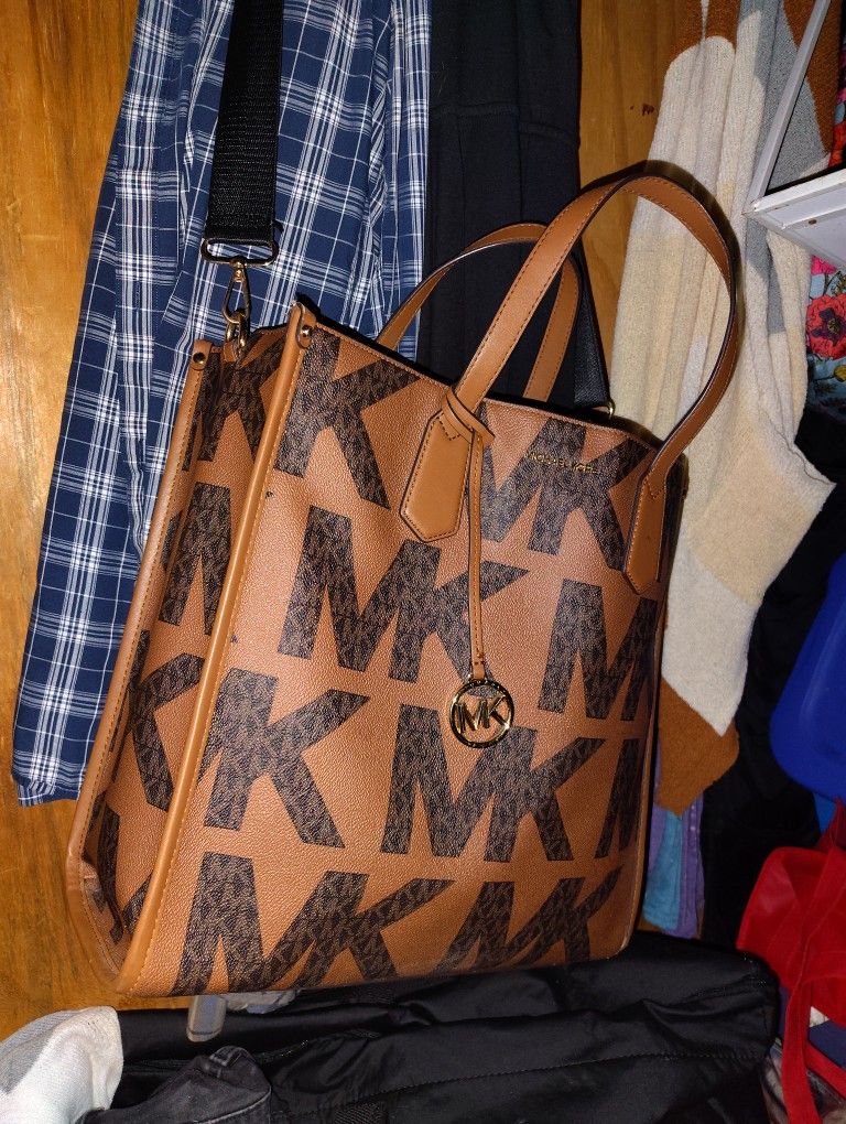 Michael Kors Crossbody Notebook Bag