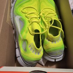 Men's Nike Free Flyknit