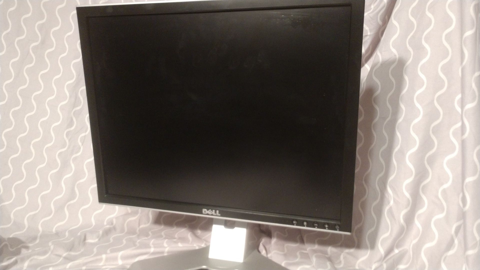 19" Dell slide hight monitor