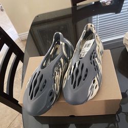Adidas Yeezy Foam Runner MXT Moon Gray Sz 10