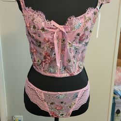 NEW Victoria’s Secret Dream Angels 3-piece floral lace set NEW Victoria’s Secret Dream Angels 3-piece floral lace set with tags attached.