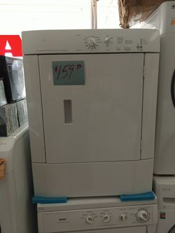 Frigidaire Dryer white heavy duty ex large excellent condition .Warranty . Delivery available . 2203 Fowler st. Ft. Myers 33901