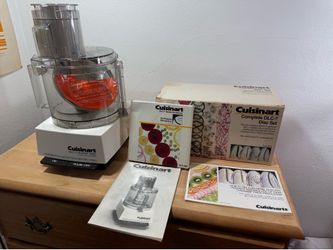Cuisinart DLC-7 Super Pro Food Processor with Complete DLC-7 Disc Setr