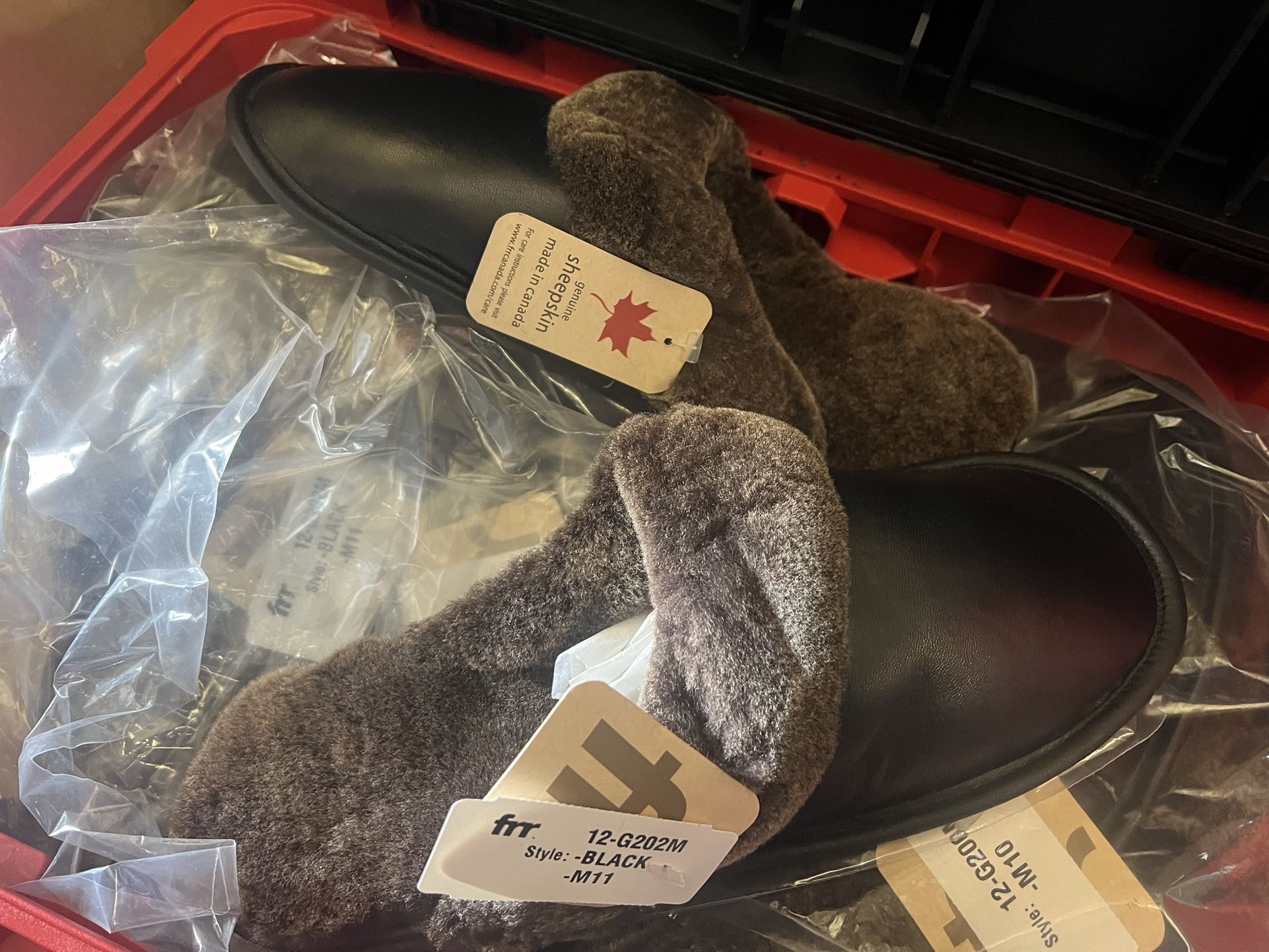 Premium Sheepskin-Lined Slippers - Brand New, High-Quality Comfort