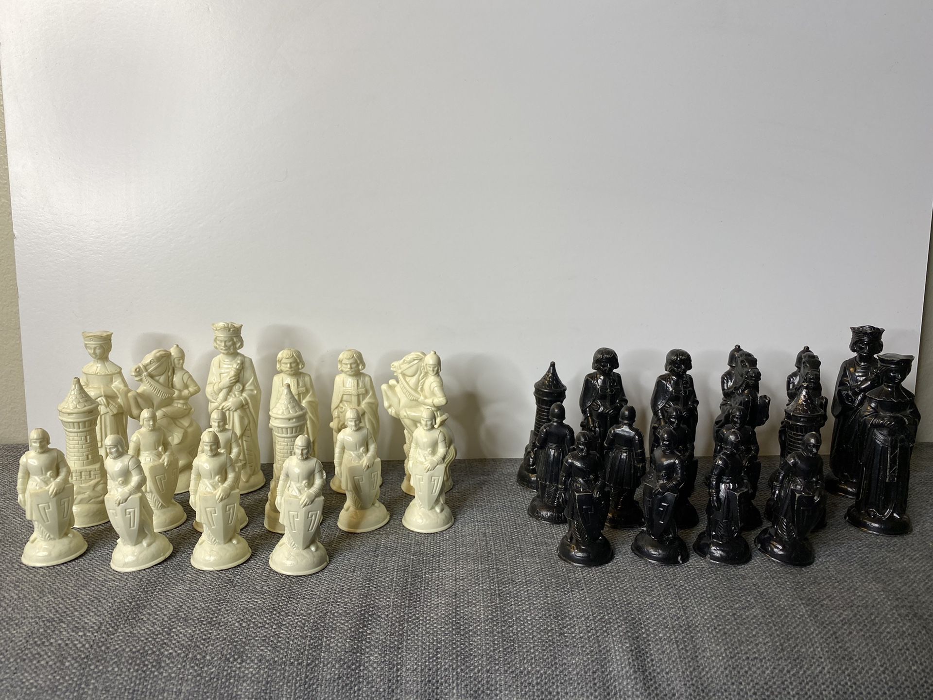 Vintage E S Lowe ANRI Renaissance Chess Pieces
