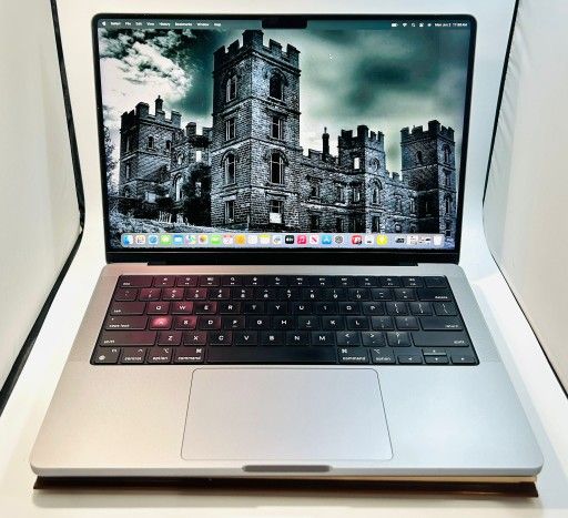 MacBook Pro 14” 2021 Apple M1 MAX 10-Core 64GB RAM 1TB SSD 93% Battery Health