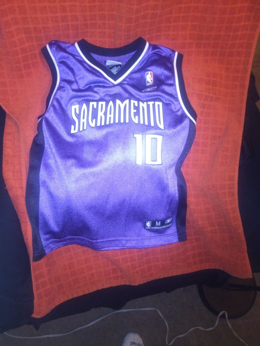 "Sacramento Kings"..Size Youths Medium..(10-12) "Mike Bibby" Jersey