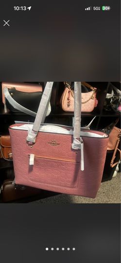STATION TOTE COACH