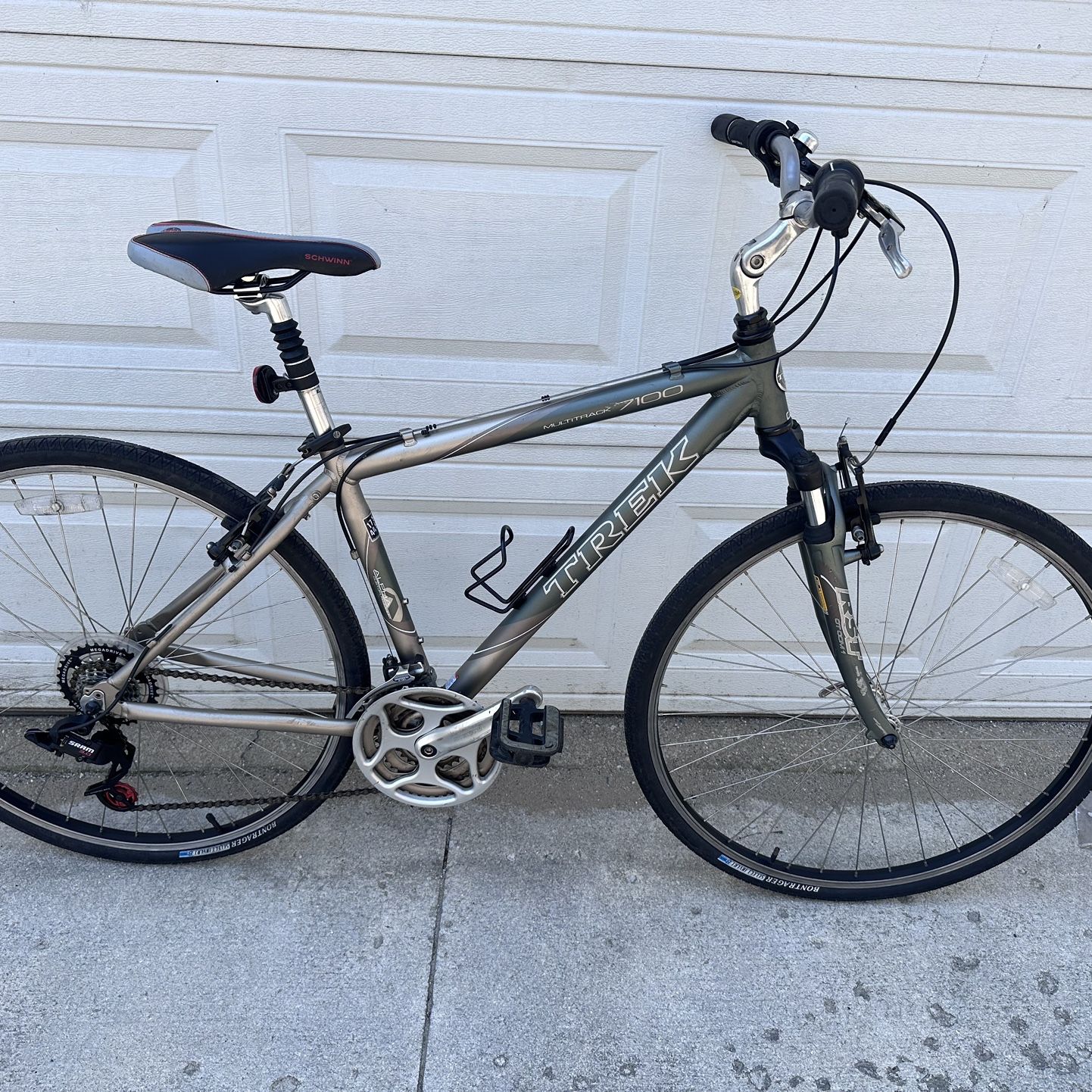 Trek 7100 Multitrack Aluminum Hybrid City Commuter Bike Fully Tuned Up  Excellent Condition for Sale in Chicago, IL - OfferUp